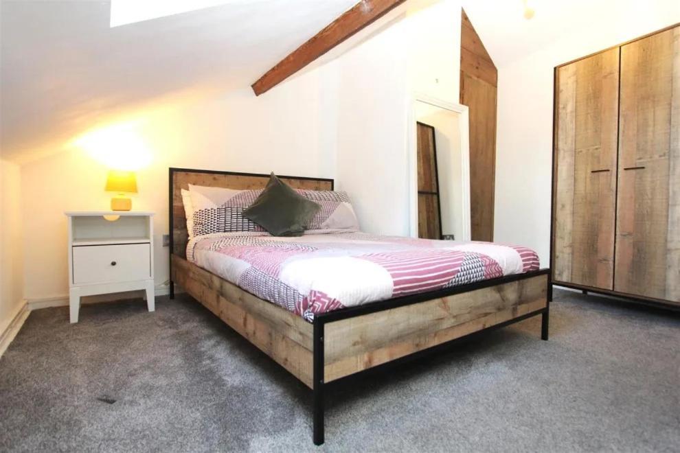 Large New-York Style Penthouse Apartment In Leeds City Centre With Contactless Check In Esterno foto